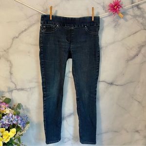3/$20 Dalia Dark Wash Pull-on Jeans Size 6